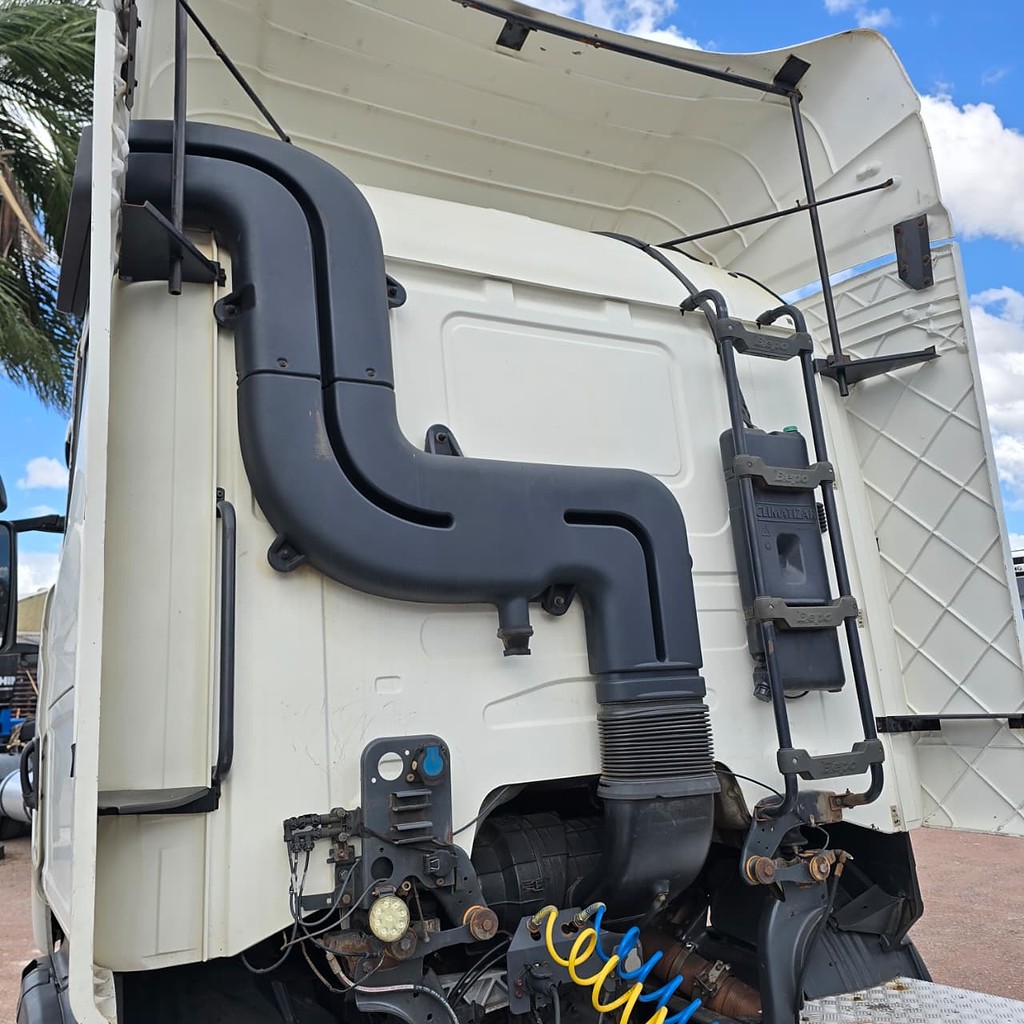 Caminhão SCANIA 440 Cavalo Mecânico ANO 2015 de Patio 201 Caminhoes e Carretas no Paraná