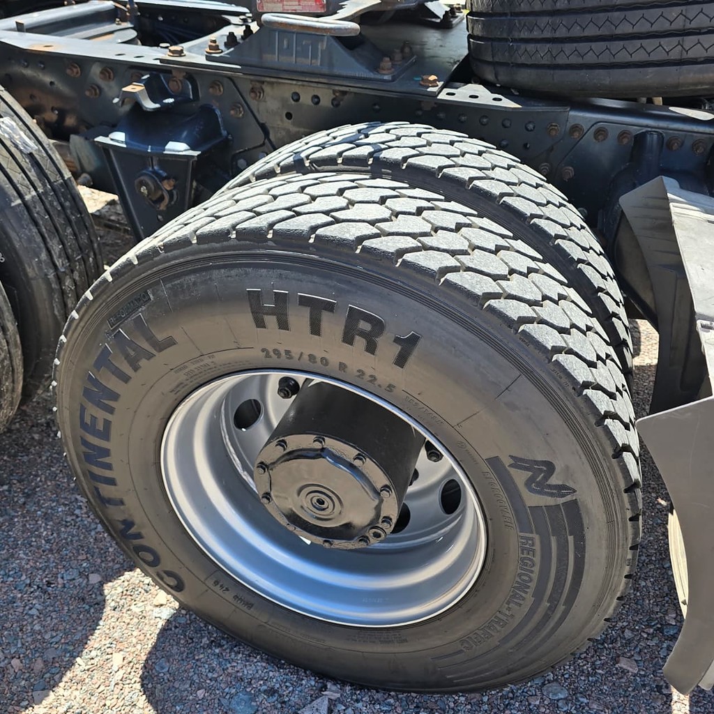 Caminhão MERCEDES BENZ MB 2544 Cavalo Mecânico ANO 2011 de Patio 201 Caminhoes e Carretas no Paraná