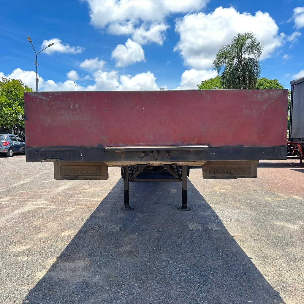 Carreta SEMI-REBOQUE CARGA SECA Randon ANO 2008 3 Eixos de Patio 201 Caminhoes e Carretas no Paraná