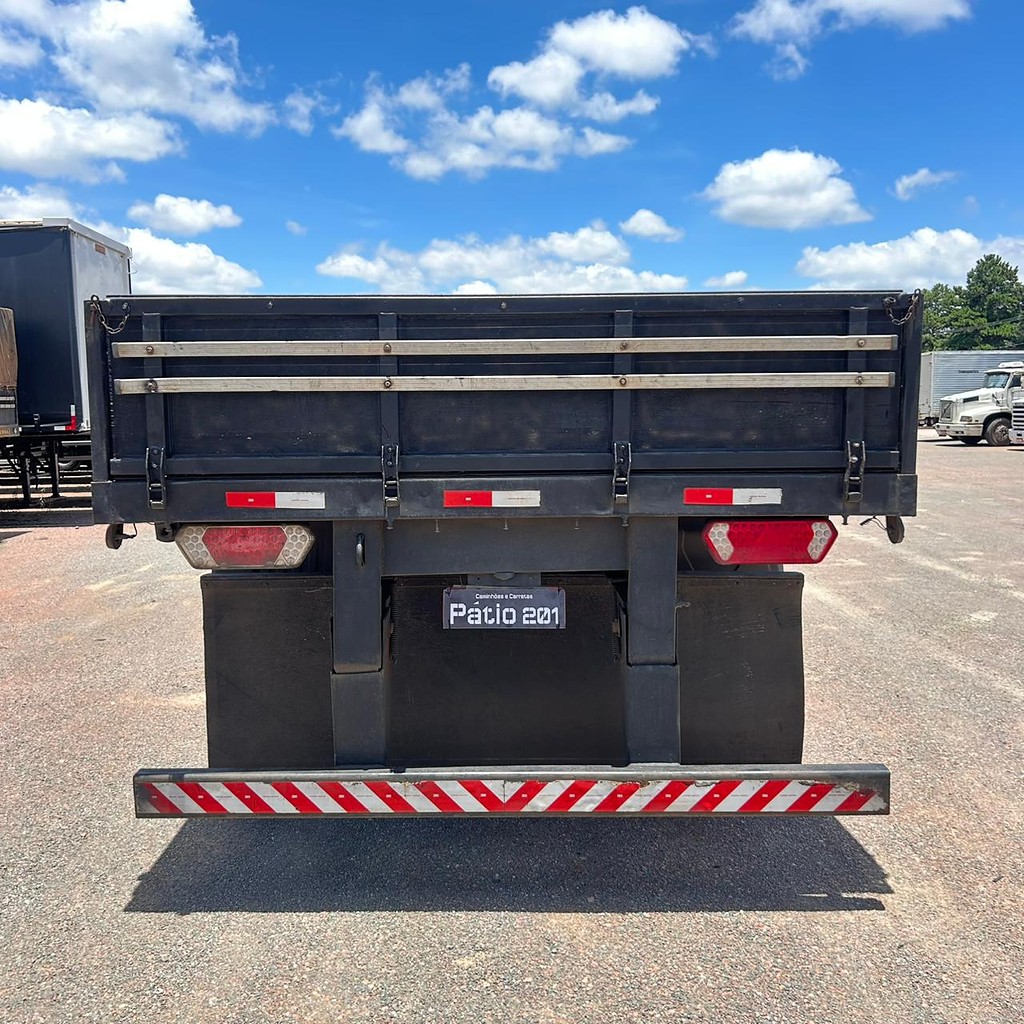 Carreta SEMI-REBOQUE CARGA SECA Randon ANO 2008 3 Eixos de Patio 201 Caminhoes e Carretas no Paraná