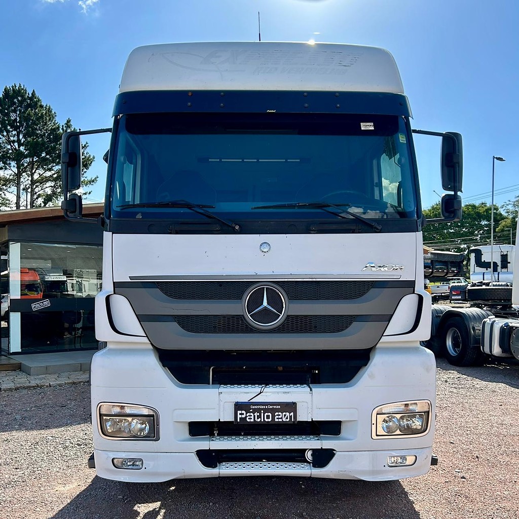 Caminhão MERCEDES BENZ MB 2536 Cavalo Mecânico ANO 2021 de Patio 201 Caminhoes e Carretas no Paraná