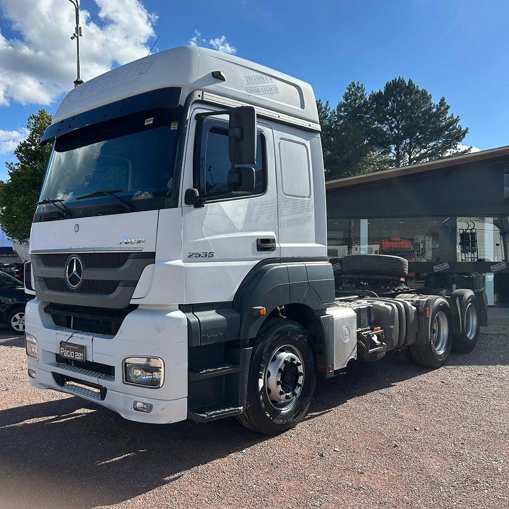 Caminhão MERCEDES BENZ MB 2536 Cavalo Mecânico ANO 2021 de Patio 201 Caminhoes e Carretas no Paraná