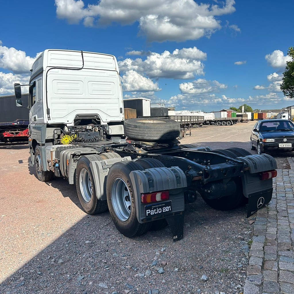 Caminhão MERCEDES BENZ MB 2536 Cavalo Mecânico ANO 2021 de Patio 201 Caminhoes e Carretas no Paraná