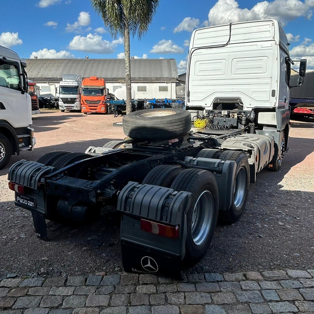Caminhão MERCEDES BENZ MB 2536 Cavalo Mecânico ANO 2021 de Patio 201 Caminhoes e Carretas no Paraná
