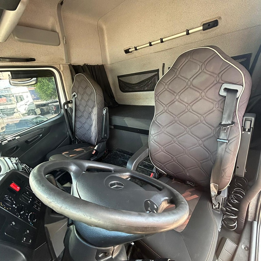 Caminhão MERCEDES BENZ MB 2536 Cavalo Mecânico ANO 2021 de Patio 201 Caminhoes e Carretas no Paraná