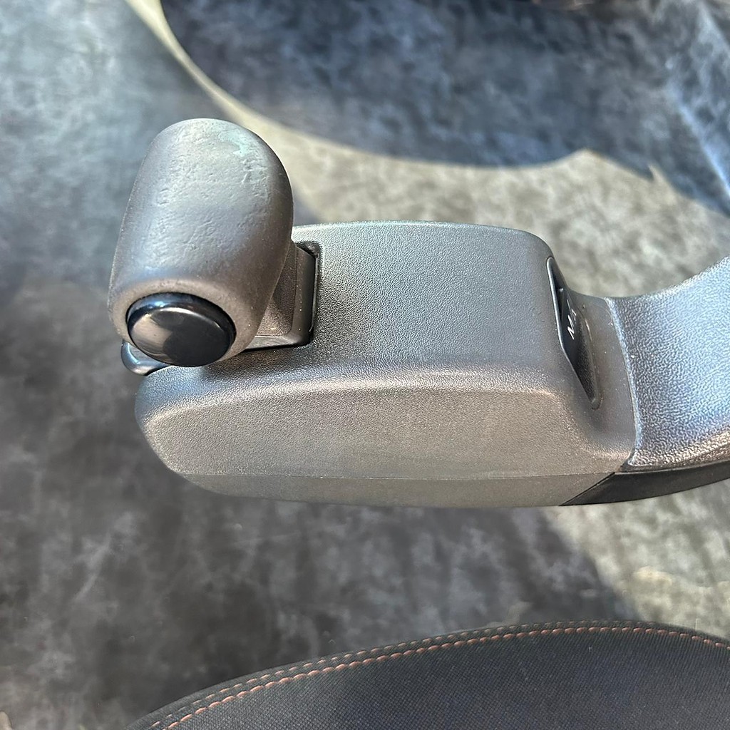 Caminhão MERCEDES BENZ MB 2536 Cavalo Mecânico ANO 2021 de Patio 201 Caminhoes e Carretas no Paraná