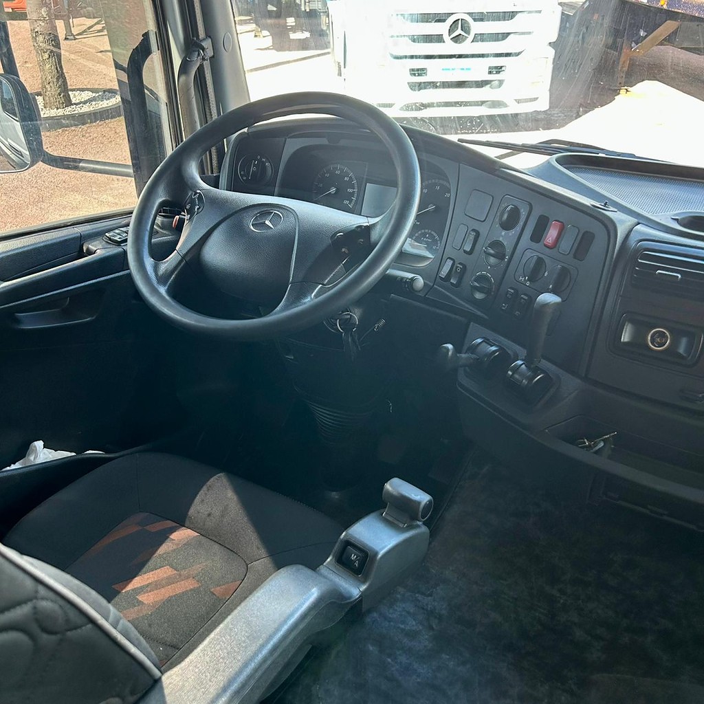 Caminhão MERCEDES BENZ MB 2536 Cavalo Mecânico ANO 2021 de Patio 201 Caminhoes e Carretas no Paraná