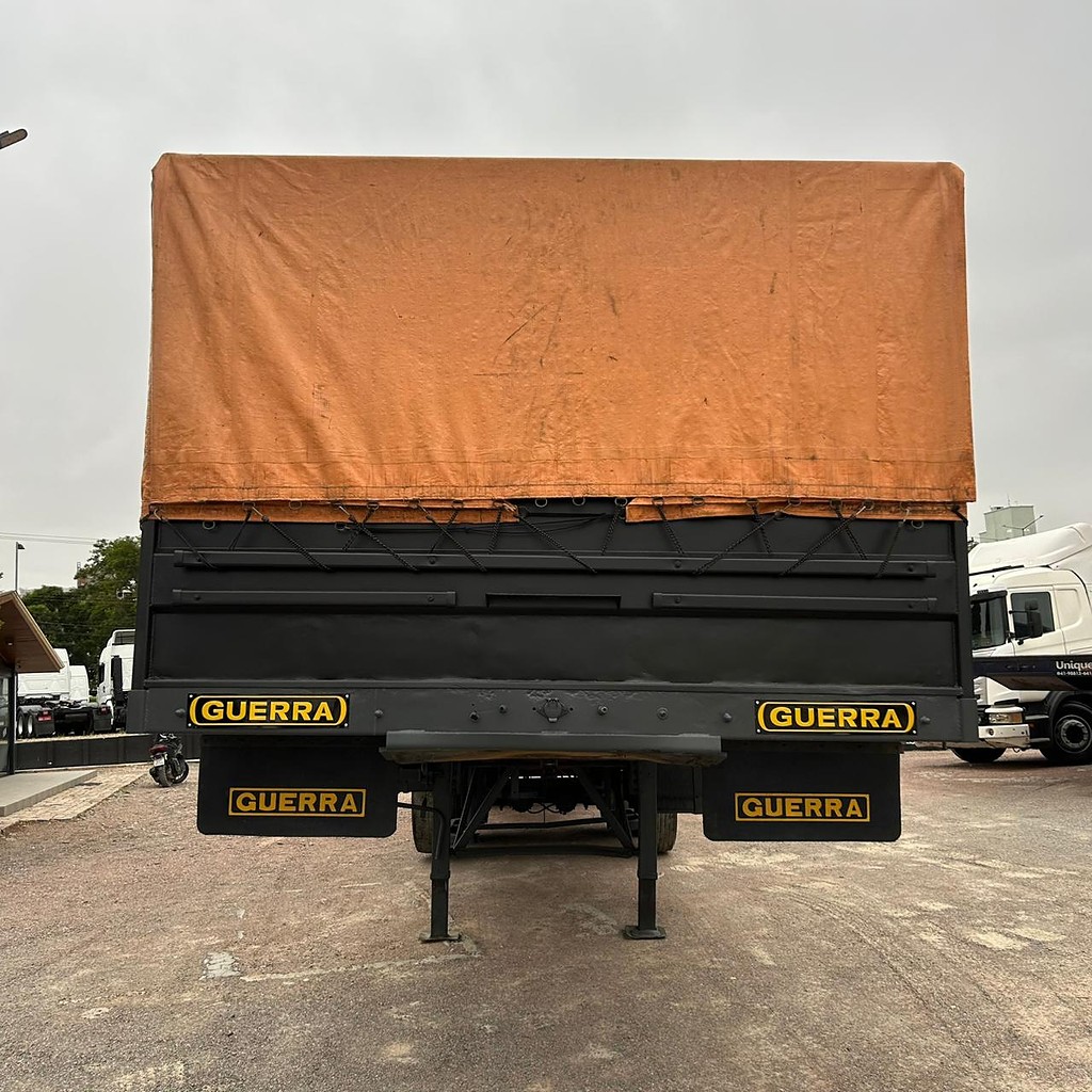 Carreta BITREM GRANELEIRO Guerra ANO 2002 4 Eixos de Patio 201 Caminhoes e Carretas no Paraná