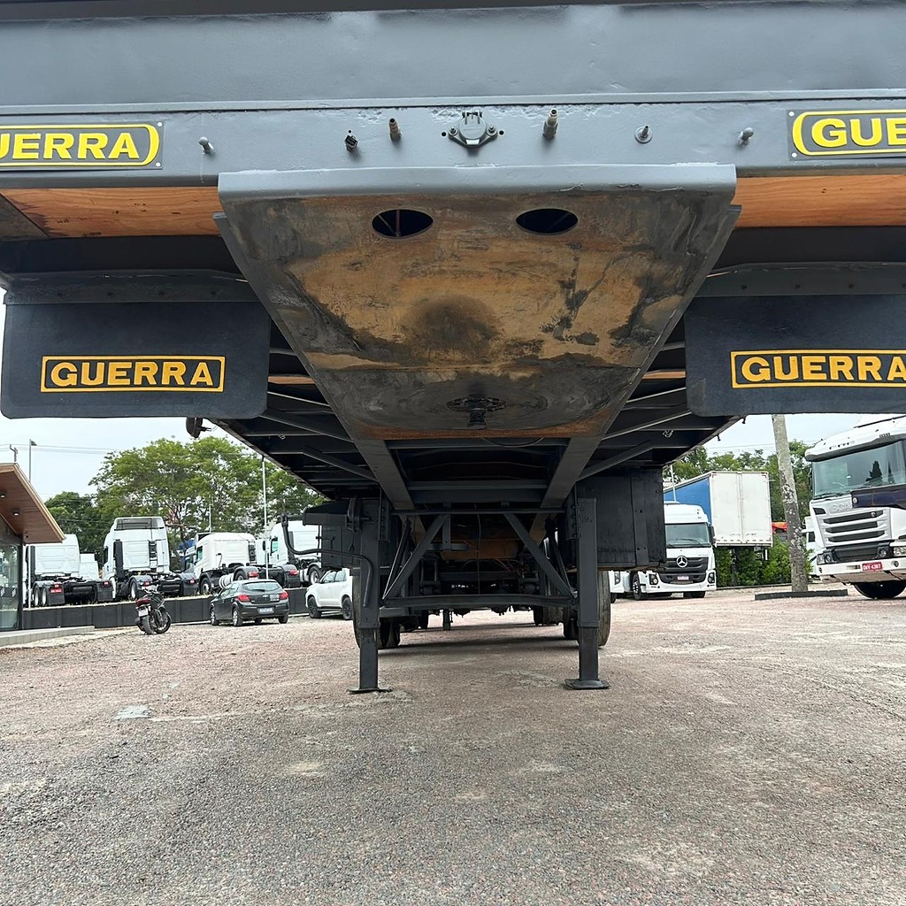 Carreta BITREM GRANELEIRO Guerra ANO 2002 4 Eixos de Patio 201 Caminhoes e Carretas no Paraná