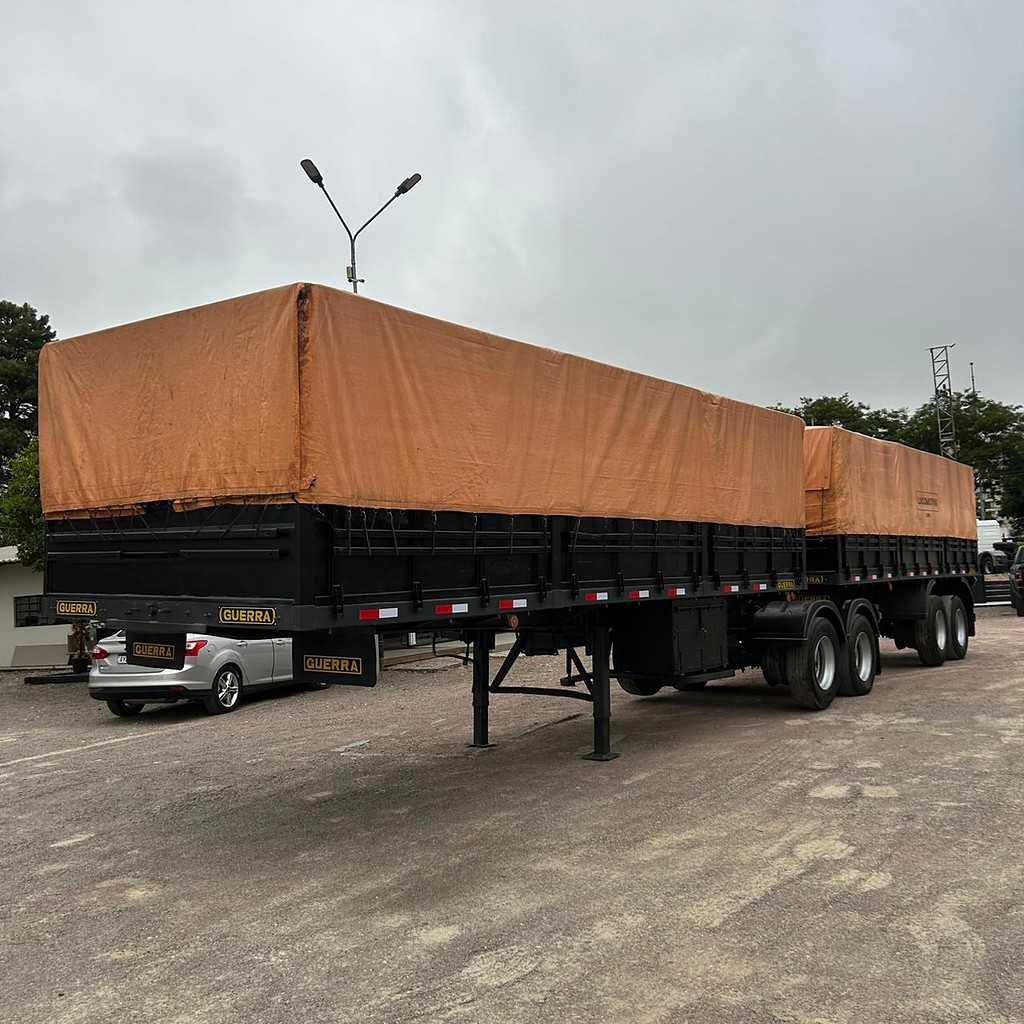 Carreta BITREM GRANELEIRO Guerra ANO 2002 4 Eixos de Patio 201 Caminhoes e Carretas no Paraná