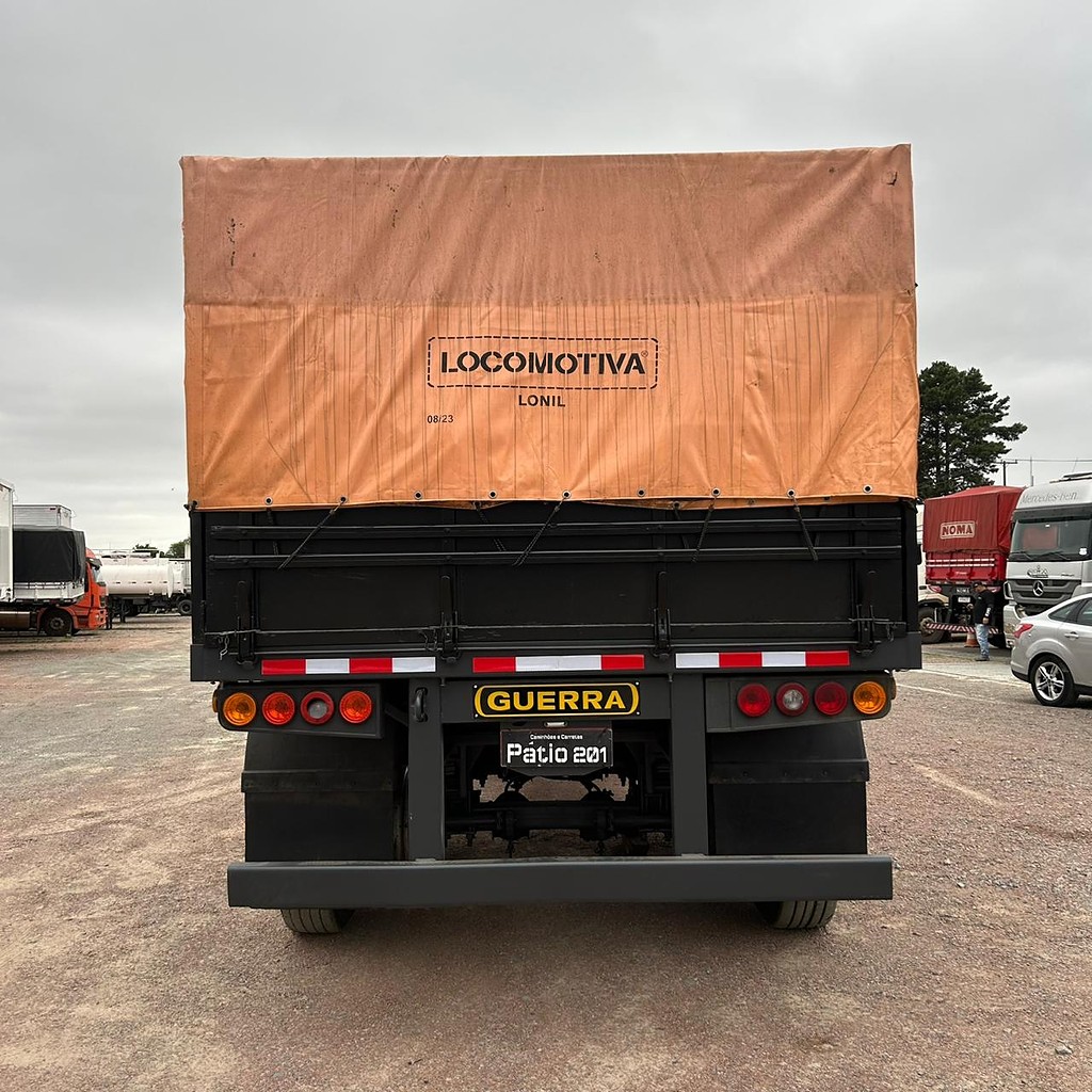 Carreta BITREM GRANELEIRO Guerra ANO 2002 4 Eixos de Patio 201 Caminhoes e Carretas no Paraná