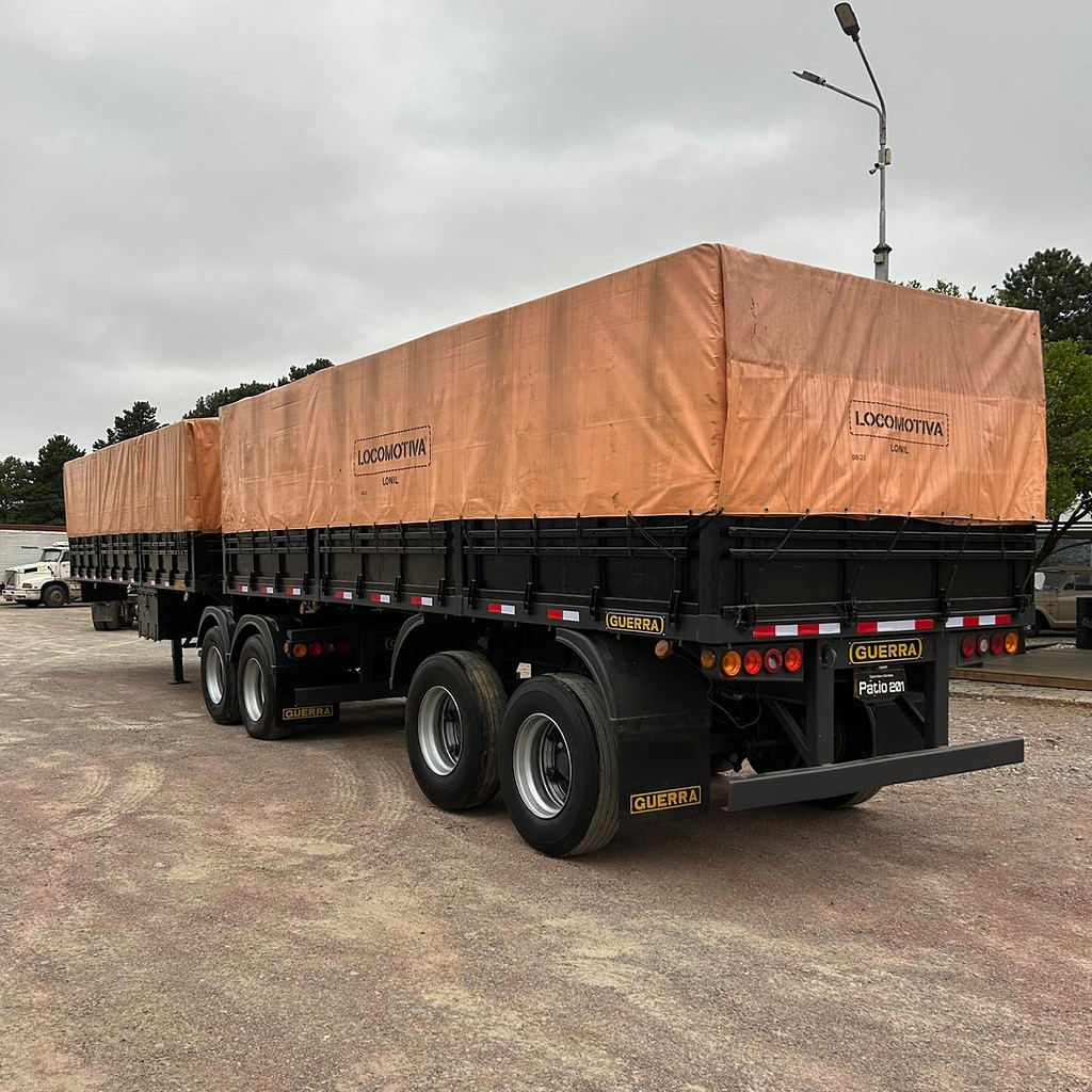 Carreta BITREM GRANELEIRO Guerra ANO 2002 4 Eixos de Patio 201 Caminhoes e Carretas no Paraná