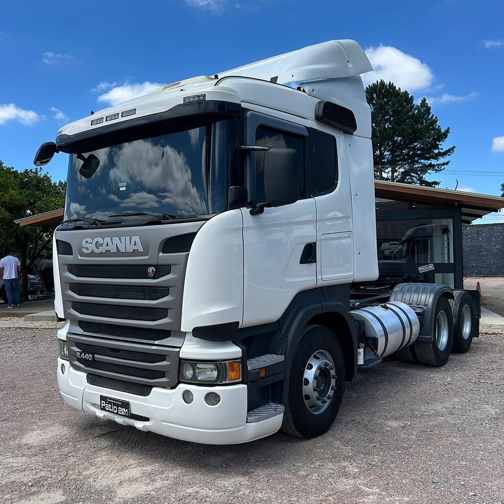 Caminhão SCANIA 440 Cavalo Mecânico ANO 2015 de Patio 201 Caminhoes e Carretas no Paraná