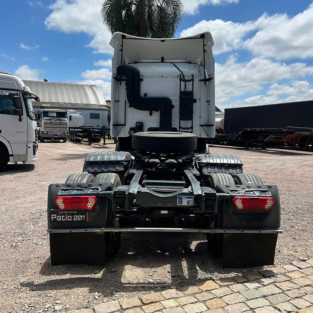 Caminhão SCANIA 440 Cavalo Mecânico ANO 2015 de Patio 201 Caminhoes e Carretas no Paraná