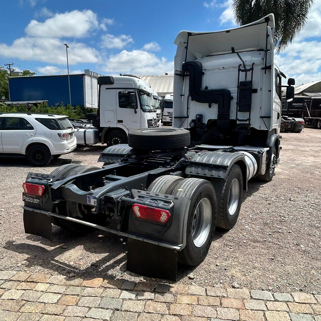 Caminhão SCANIA 440 Cavalo Mecânico ANO 2015 de Patio 201 Caminhoes e Carretas no Paraná