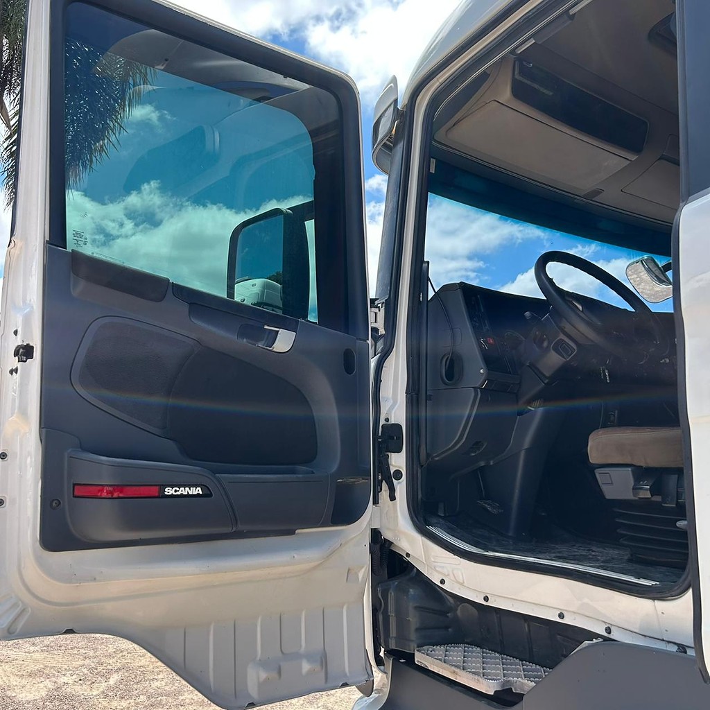 Caminhão SCANIA 440 Cavalo Mecânico ANO 2015 de Patio 201 Caminhoes e Carretas no Paraná