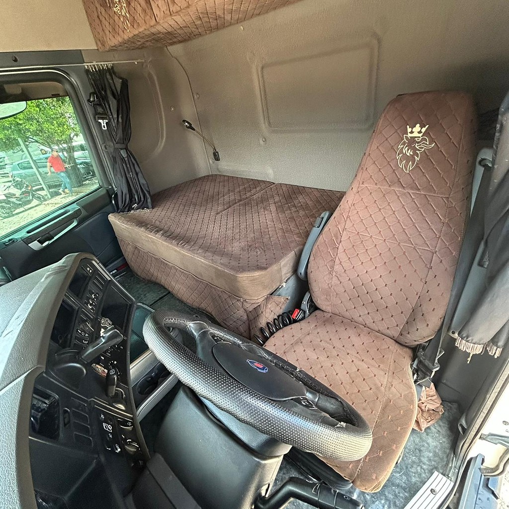 Caminhão SCANIA 440 Cavalo Mecânico ANO 2015 de Patio 201 Caminhoes e Carretas no Paraná