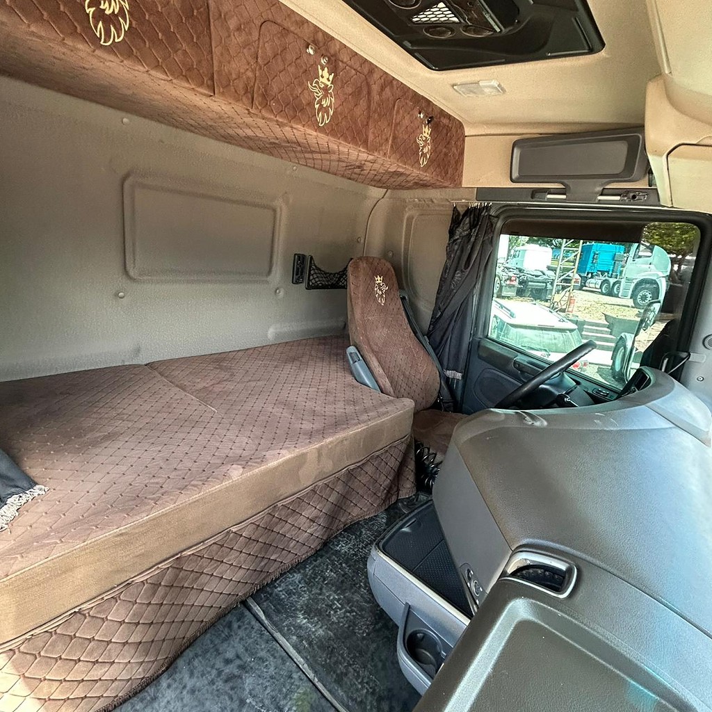 Caminhão SCANIA 440 Cavalo Mecânico ANO 2015 de Patio 201 Caminhoes e Carretas no Paraná