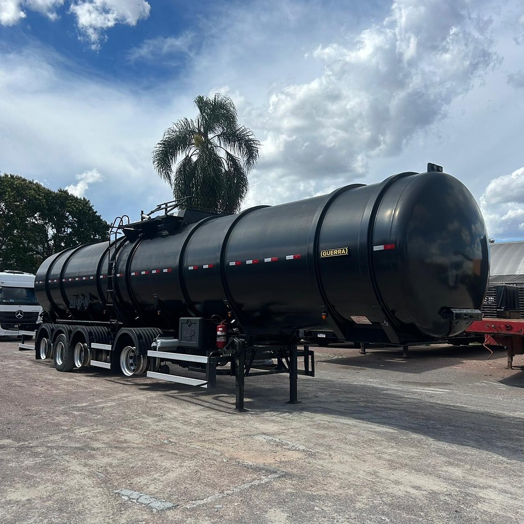 Carreta SEMI-REBOQUE TANQUE ACO Guerra ANO 2025 4 Eixos de Patio 201 Caminhoes e Carretas no Paraná