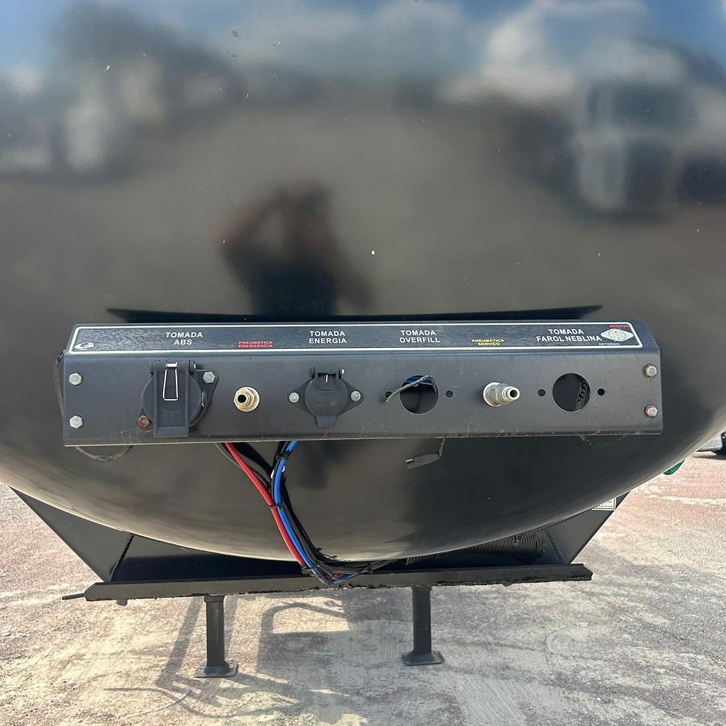 Carreta SEMI-REBOQUE TANQUE ACO Guerra ANO 2025 4 Eixos de Patio 201 Caminhoes e Carretas no Paraná