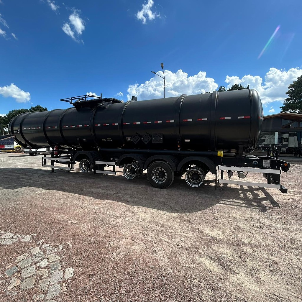 Carreta SEMI-REBOQUE TANQUE ACO Guerra ANO 2025 4 Eixos de Patio 201 Caminhoes e Carretas no Paraná