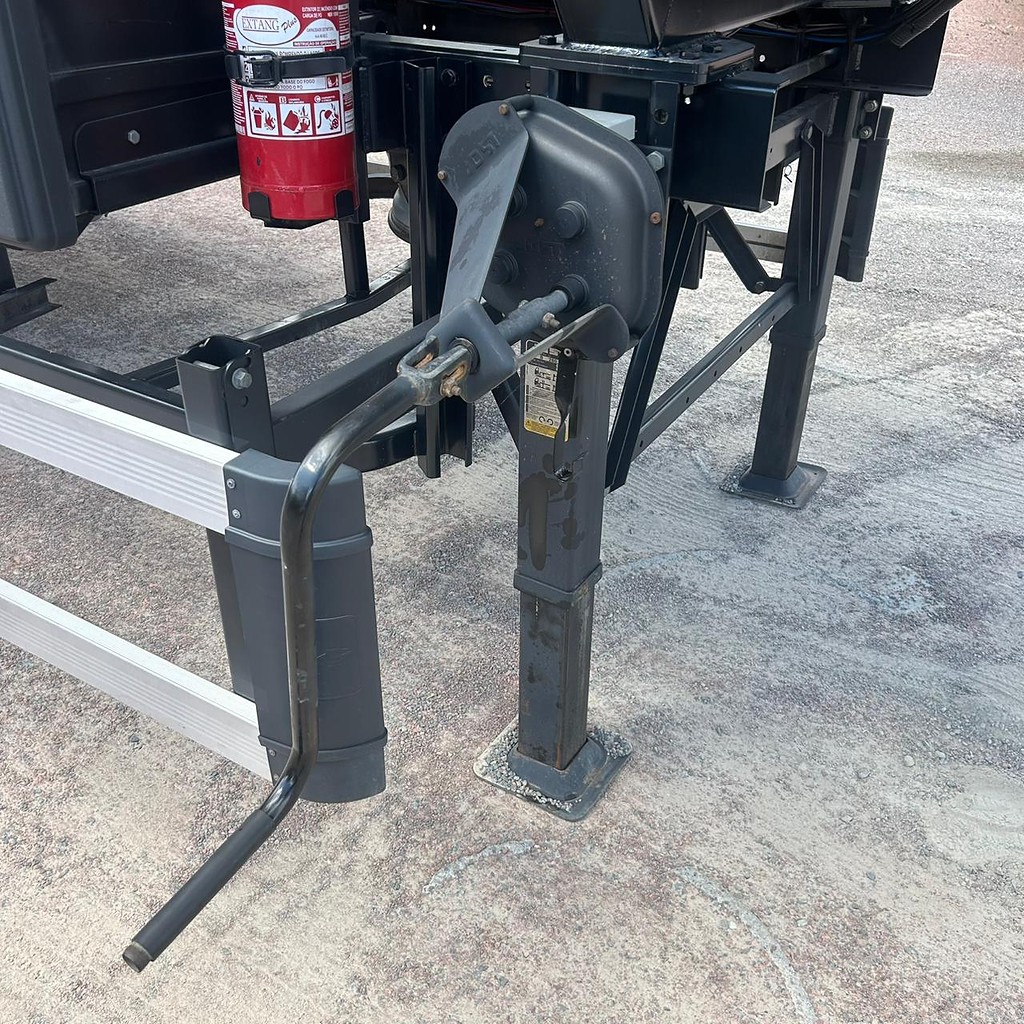 Carreta SEMI-REBOQUE TANQUE ACO Guerra ANO 2025 4 Eixos de Patio 201 Caminhoes e Carretas no Paraná