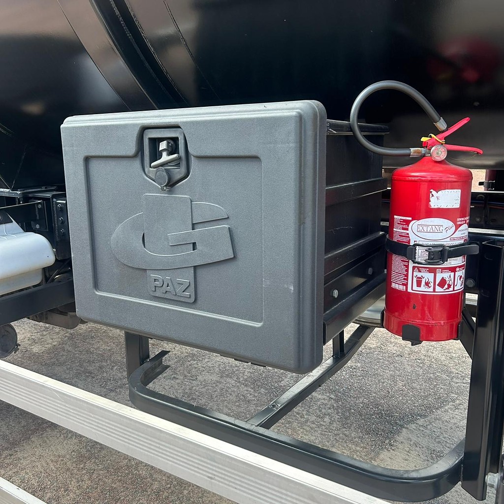 Carreta SEMI-REBOQUE TANQUE ACO Guerra ANO 2025 4 Eixos de Patio 201 Caminhoes e Carretas no Paraná