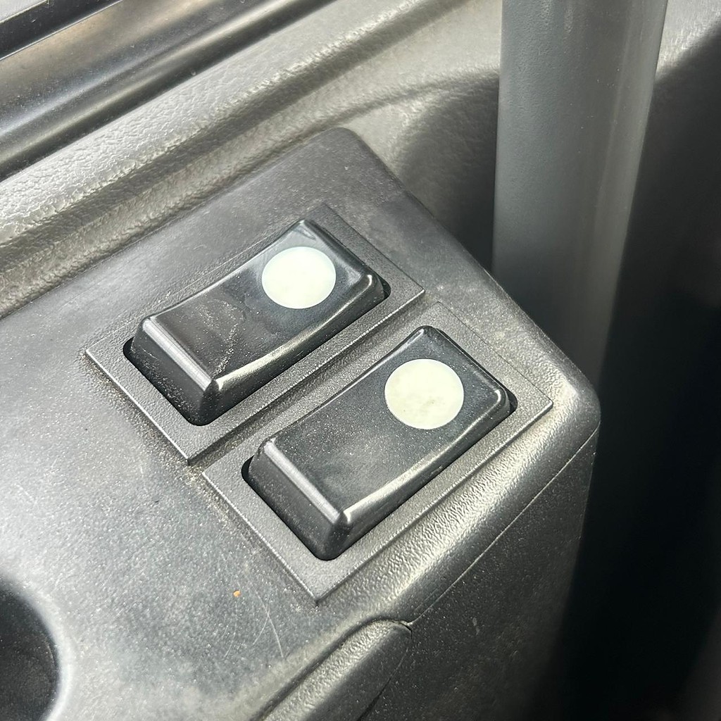 Caminhão VOLVO VM 330 Cavalo Mecânico ANO 2014 de Patio 201 Caminhoes e Carretas no Paraná