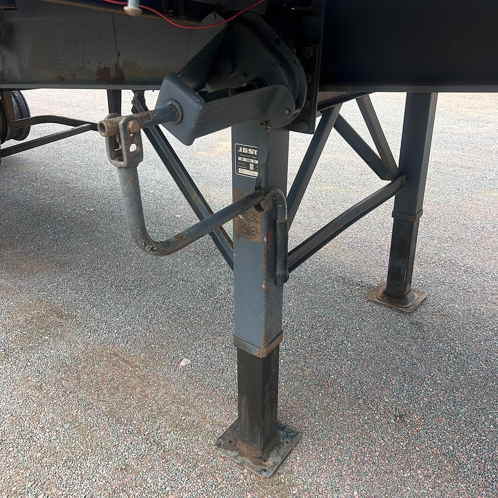 Carreta SEMI-REBOQUE GRANELEIRO Randon ANO 2007 3 Eixos de Patio 201 Caminhoes e Carretas no Paraná