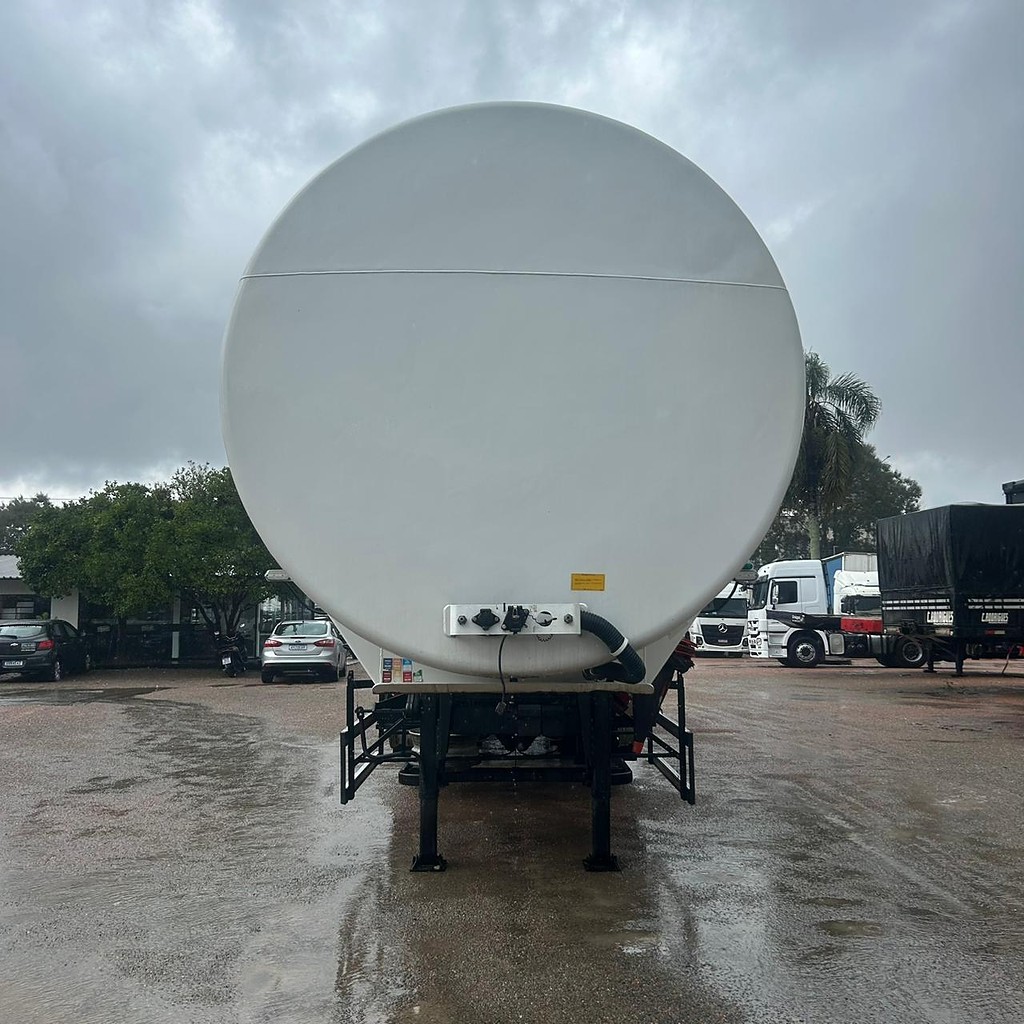 Carreta SEMI-REBOQUE TANQUE ACO Librelato ANO 2024 4 Eixos de Patio 201 Caminhoes e Carretas no Paraná