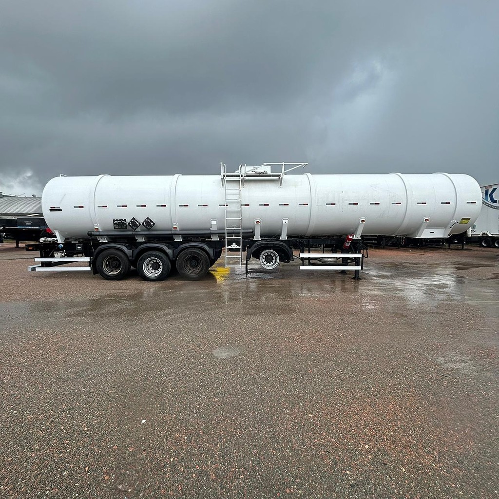 Carreta SEMI-REBOQUE TANQUE ACO Librelato ANO 2024 4 Eixos de Patio 201 Caminhoes e Carretas no Paraná