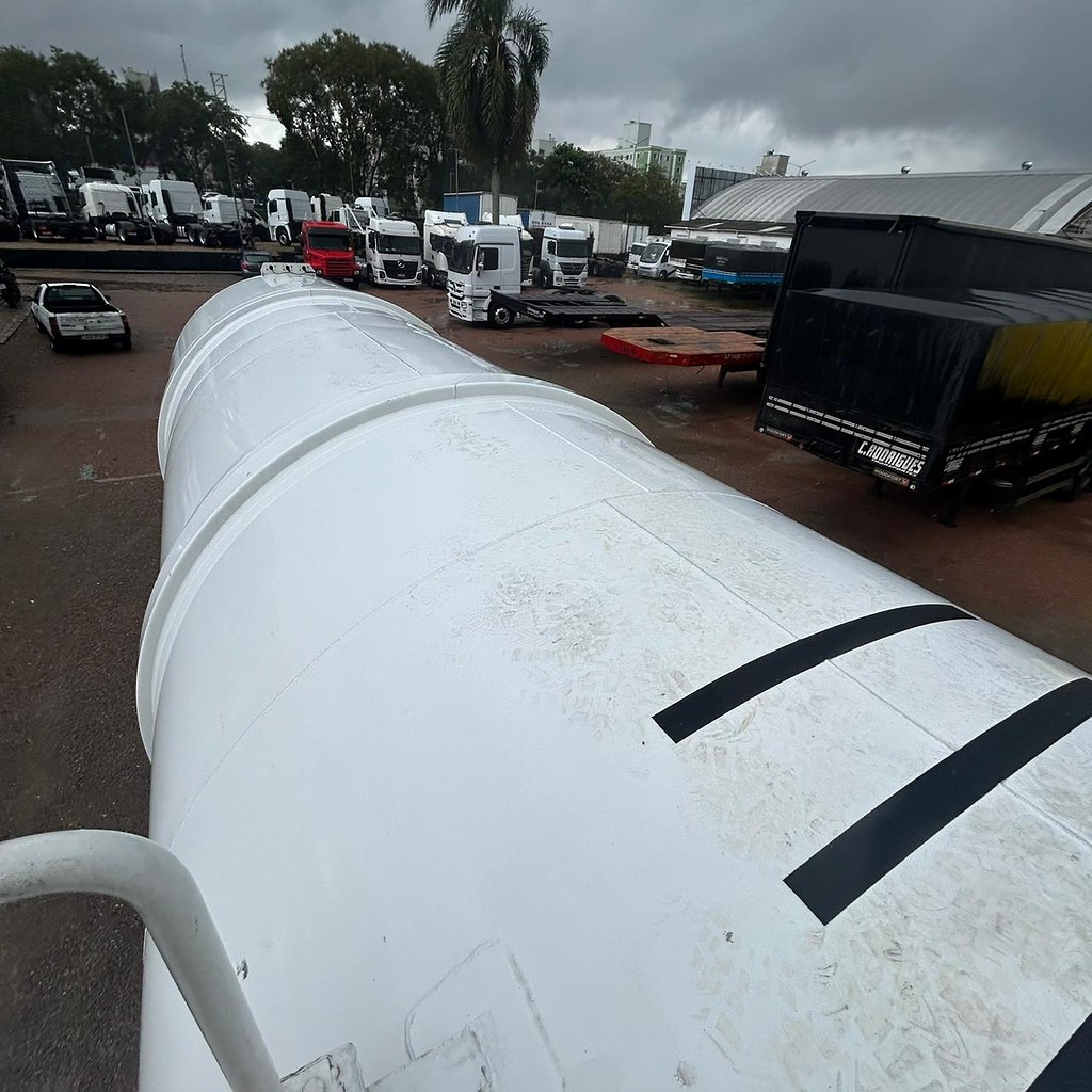 Carreta SEMI-REBOQUE TANQUE ACO Librelato ANO 2024 4 Eixos de Patio 201 Caminhoes e Carretas no Paraná