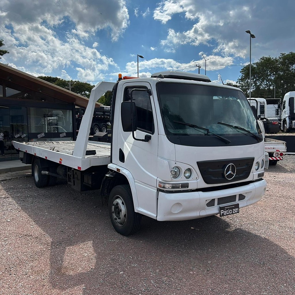 Caminhão MERCEDES BENZ MB&nbsp;915 Plataforma Guincho ANO 2008 de Patio 201 Caminhoes e Carretas no Paraná