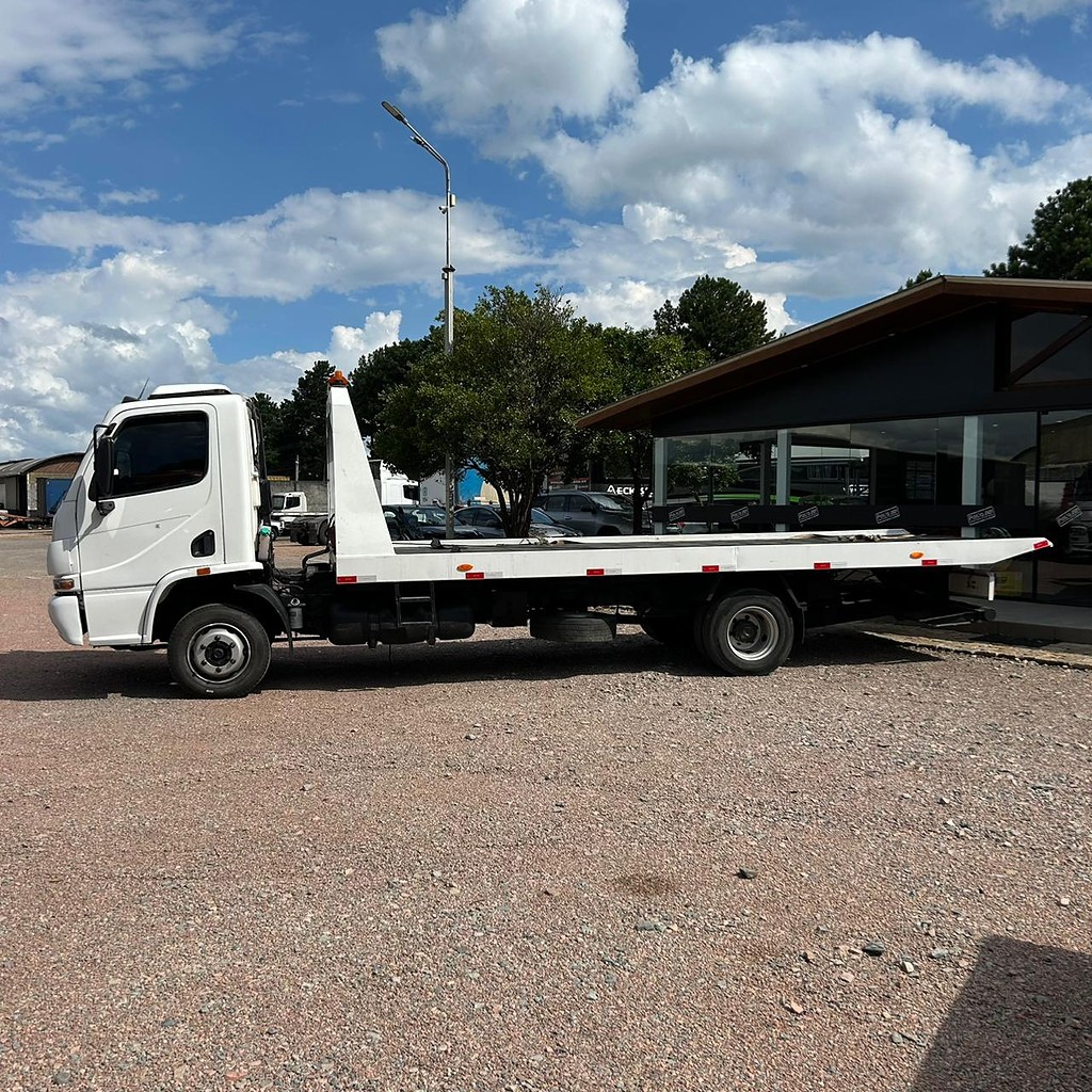 Caminhão MERCEDES BENZ MB&nbsp;915 Plataforma Guincho ANO 2008 de Patio 201 Caminhoes e Carretas no Paraná