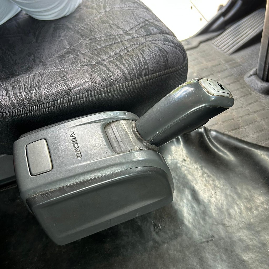 Caminhão VOLVO FH 440 Cavalo Mecânico ANO 2011 de Patio 201 Caminhoes e Carretas no Paraná