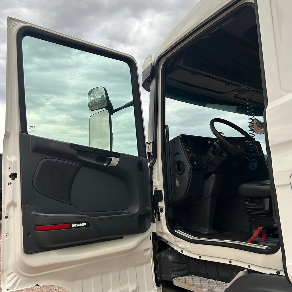 Caminhão SCANIA 440 Cavalo Mecânico ANO 2018 de Patio 201 Caminhoes e Carretas no Paraná