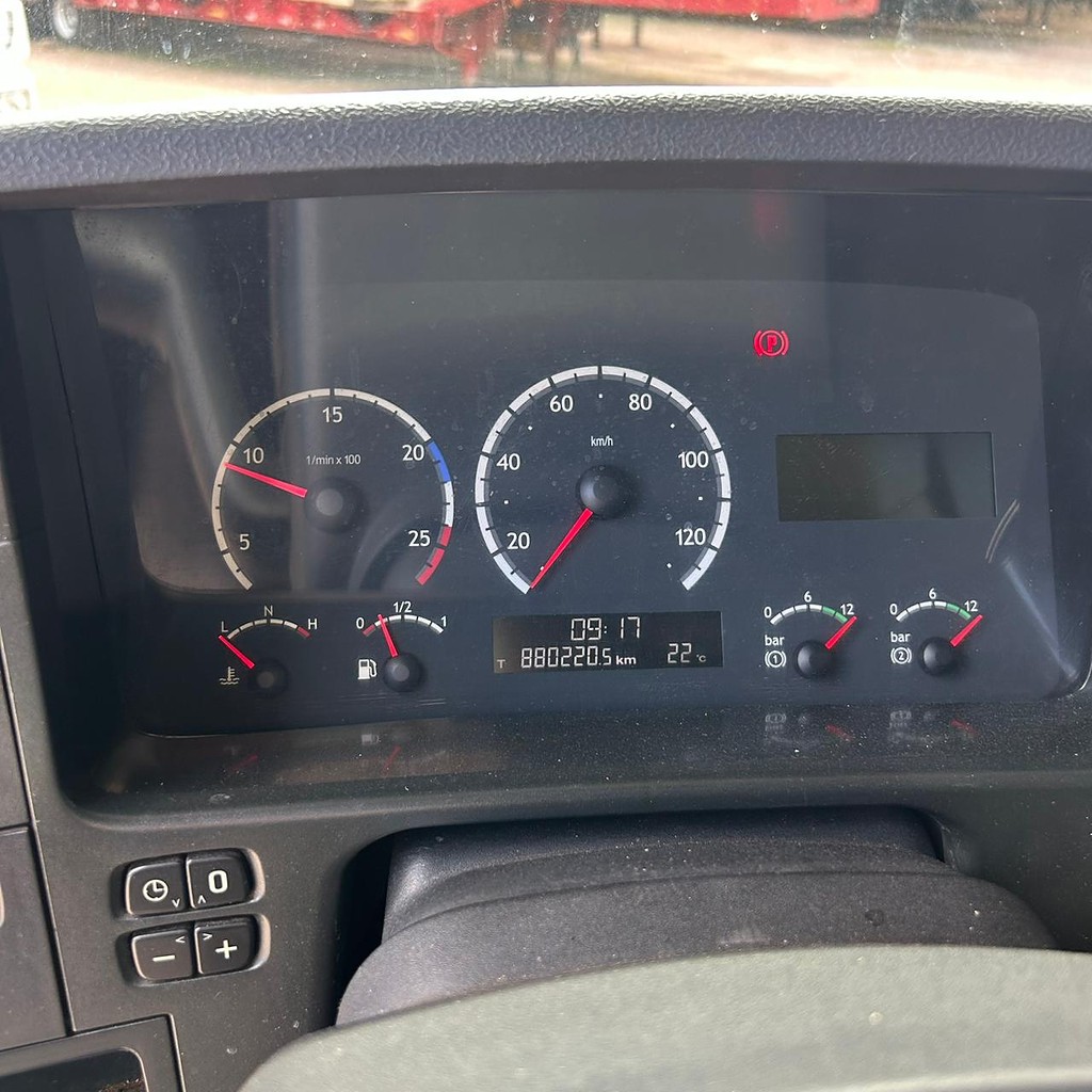 Caminhão SCANIA 420 Cavalo Mecânico ANO 2008 de Patio 201 Caminhoes e Carretas no Paraná