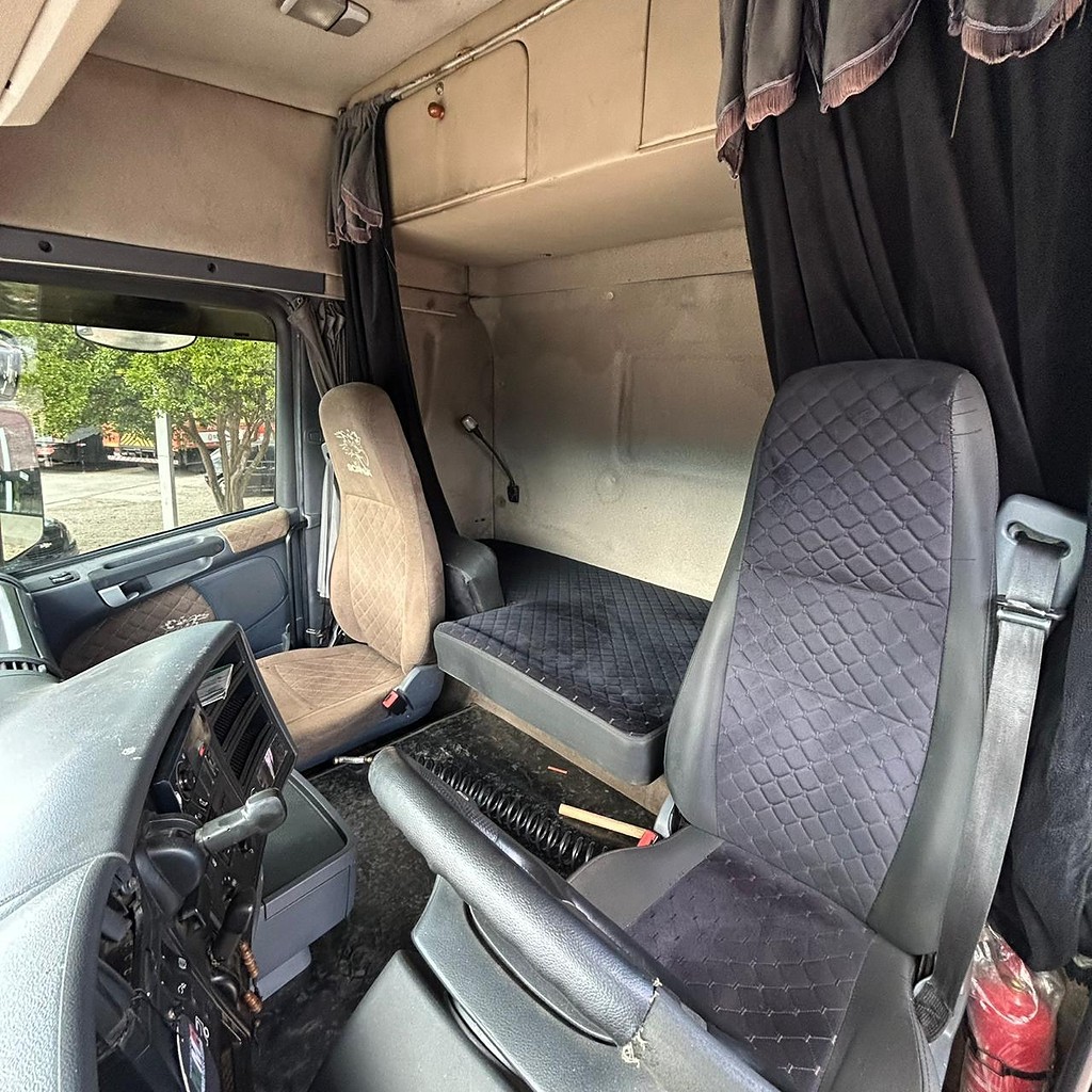 Caminhão SCANIA 420 Cavalo Mecânico ANO 2008 de Patio 201 Caminhoes e Carretas no Paraná