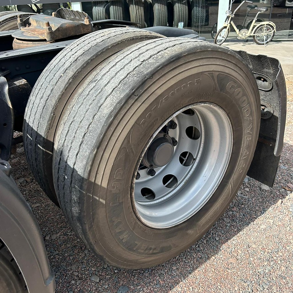 Caminhão SCANIA 420 Cavalo Mecânico ANO 2008 de Patio 201 Caminhoes e Carretas no Paraná