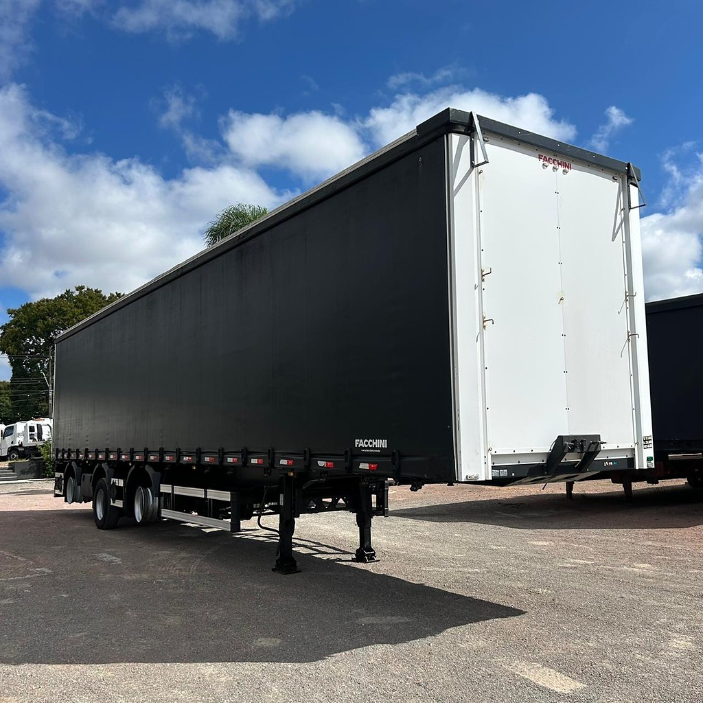 Carreta SEMI-REBOQUE BAU SIDER Facchini ANO 2022 1 Eixo de Patio 201 Caminhoes e Carretas no Paraná