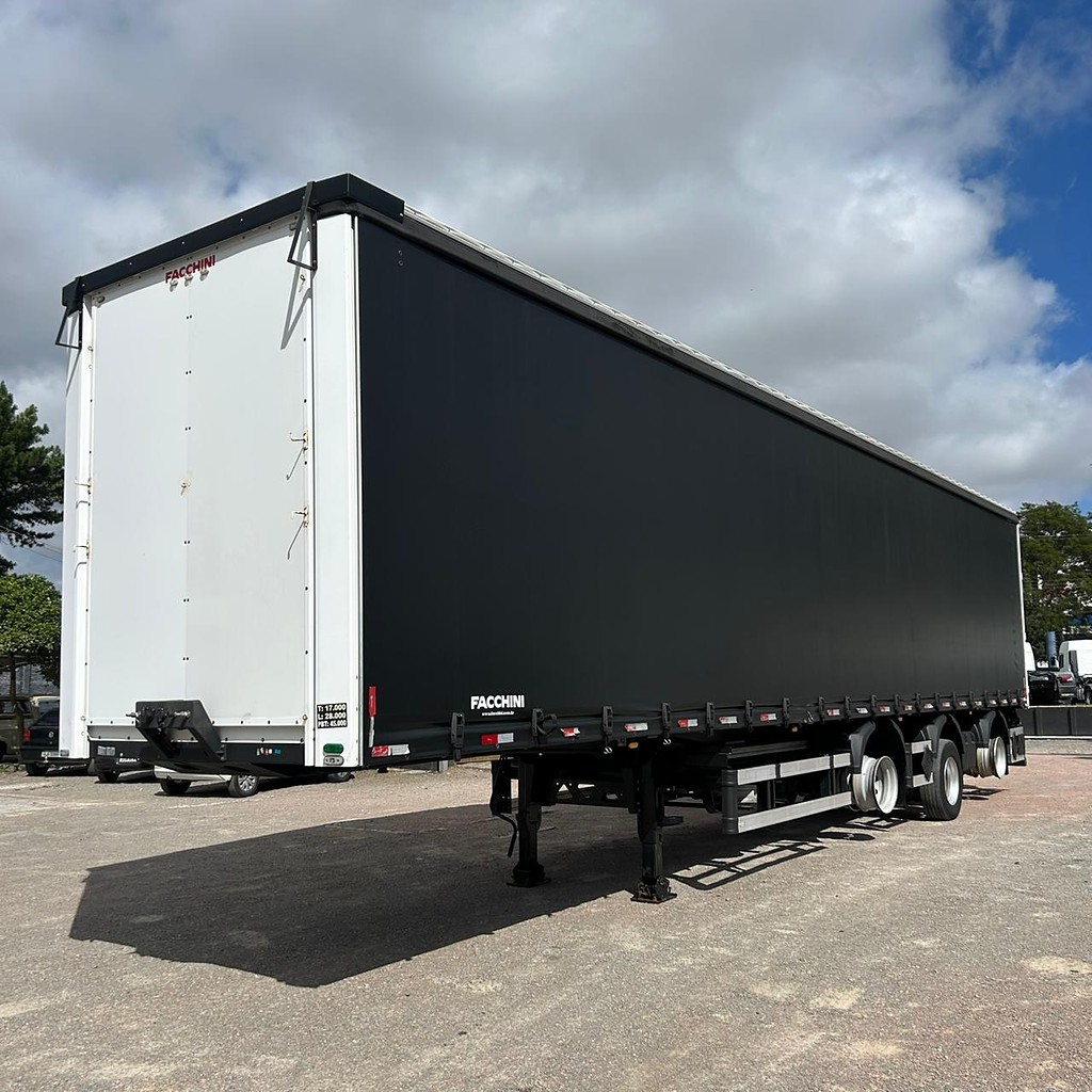 Carreta SEMI-REBOQUE BAU SIDER Facchini ANO 2022 1 Eixo de Patio 201 Caminhoes e Carretas no Paraná