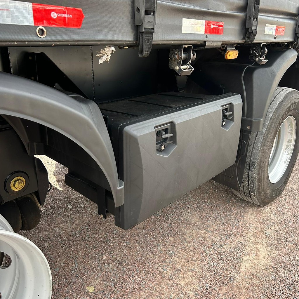 Carreta SEMI-REBOQUE BAU SIDER Facchini ANO 2022 1 Eixo de Patio 201 Caminhoes e Carretas no Paraná