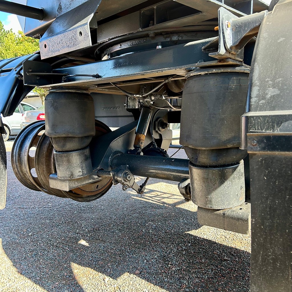 Carreta SEMI-REBOQUE TANQUE ACO Rodotic ANO 2009 1+1+1 Vanderleia de Patio 201 Caminhoes e Carretas no Paraná