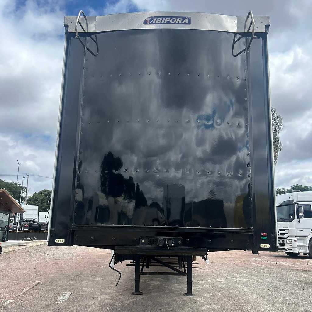 Carreta SEMI-REBOQUE BAU SIDER Ibipora ANO 2019 3 Eixos de Patio 201 Caminhoes e Carretas no Paraná