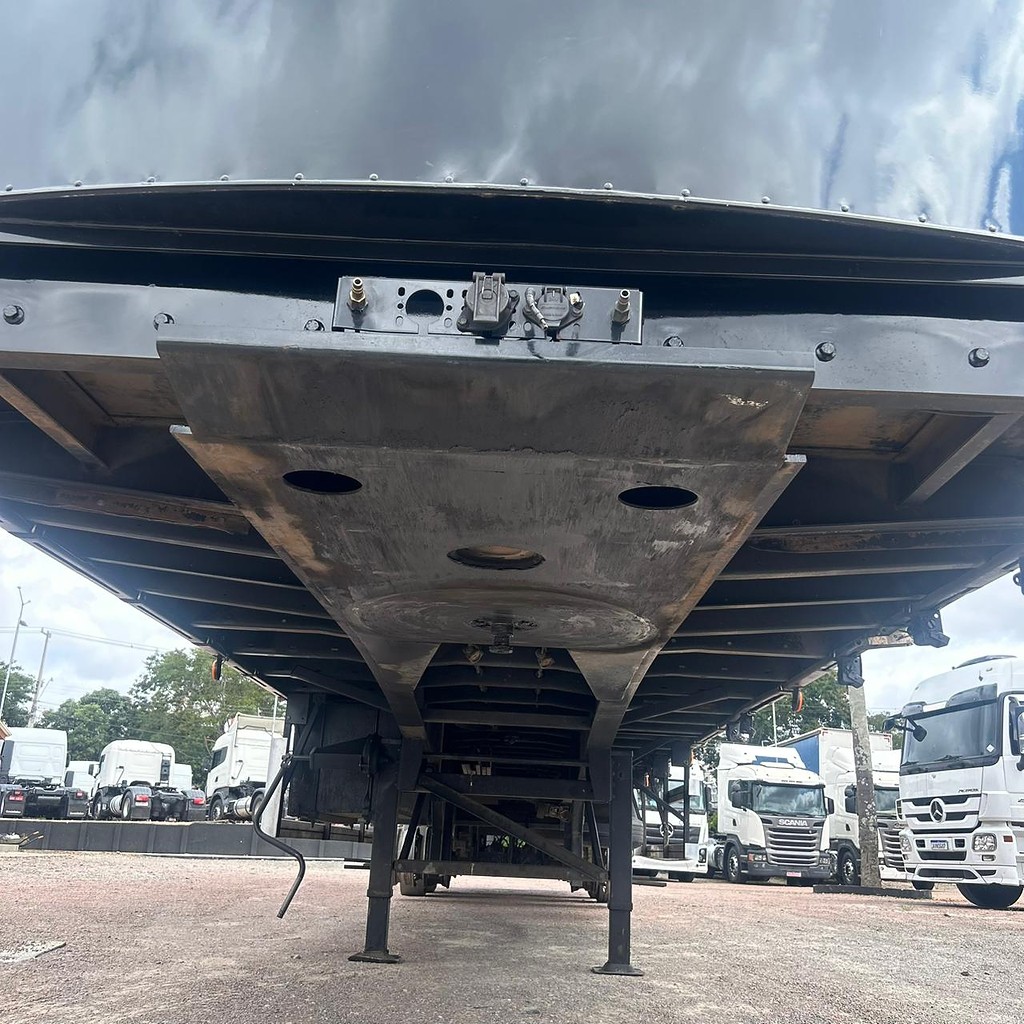 Carreta SEMI-REBOQUE BAU SIDER Ibipora ANO 2019 3 Eixos de Patio 201 Caminhoes e Carretas no Paraná