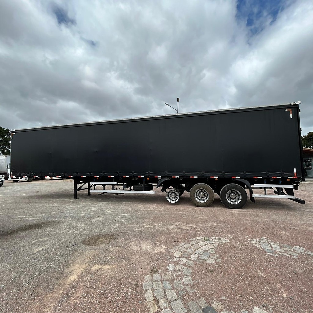 Carreta SEMI-REBOQUE BAU SIDER Ibipora ANO 2019 3 Eixos de Patio 201 Caminhoes e Carretas no Paraná