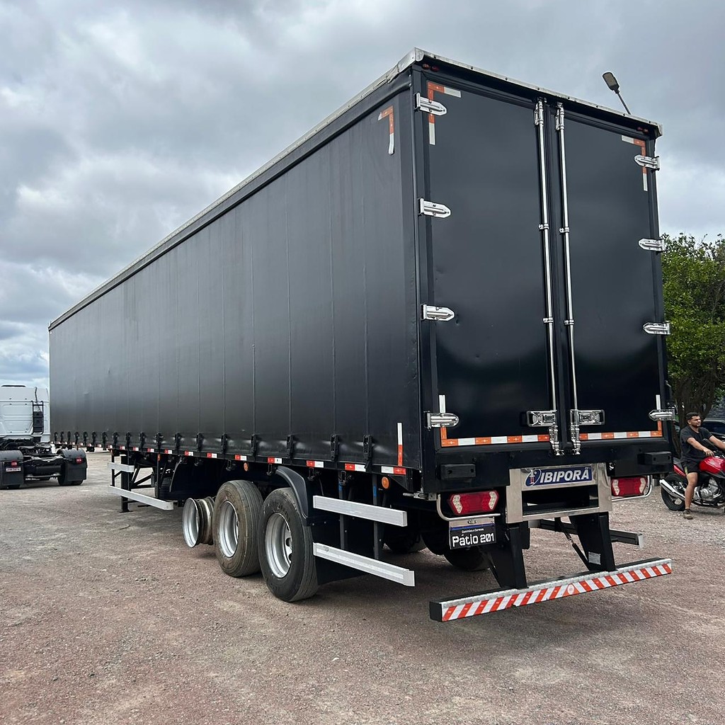Carreta SEMI-REBOQUE BAU SIDER Ibipora ANO 2019 3 Eixos de Patio 201 Caminhoes e Carretas no Paraná