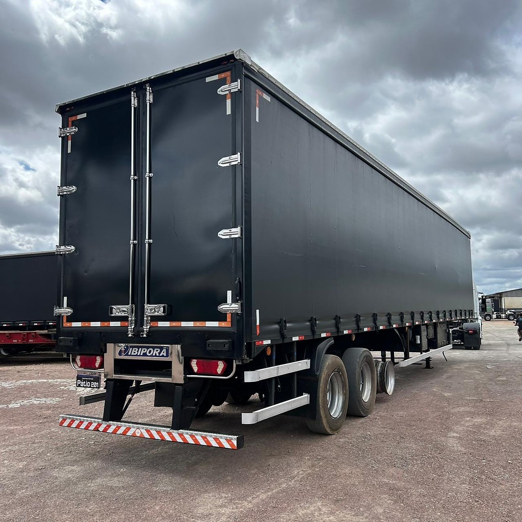 Carreta SEMI-REBOQUE BAU SIDER Ibipora ANO 2019 3 Eixos de Patio 201 Caminhoes e Carretas no Paraná