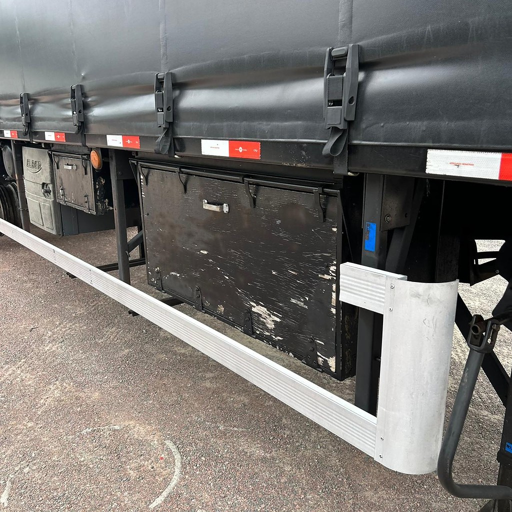 Carreta SEMI-REBOQUE BAU SIDER Ibipora ANO 2019 3 Eixos de Patio 201 Caminhoes e Carretas no Paraná