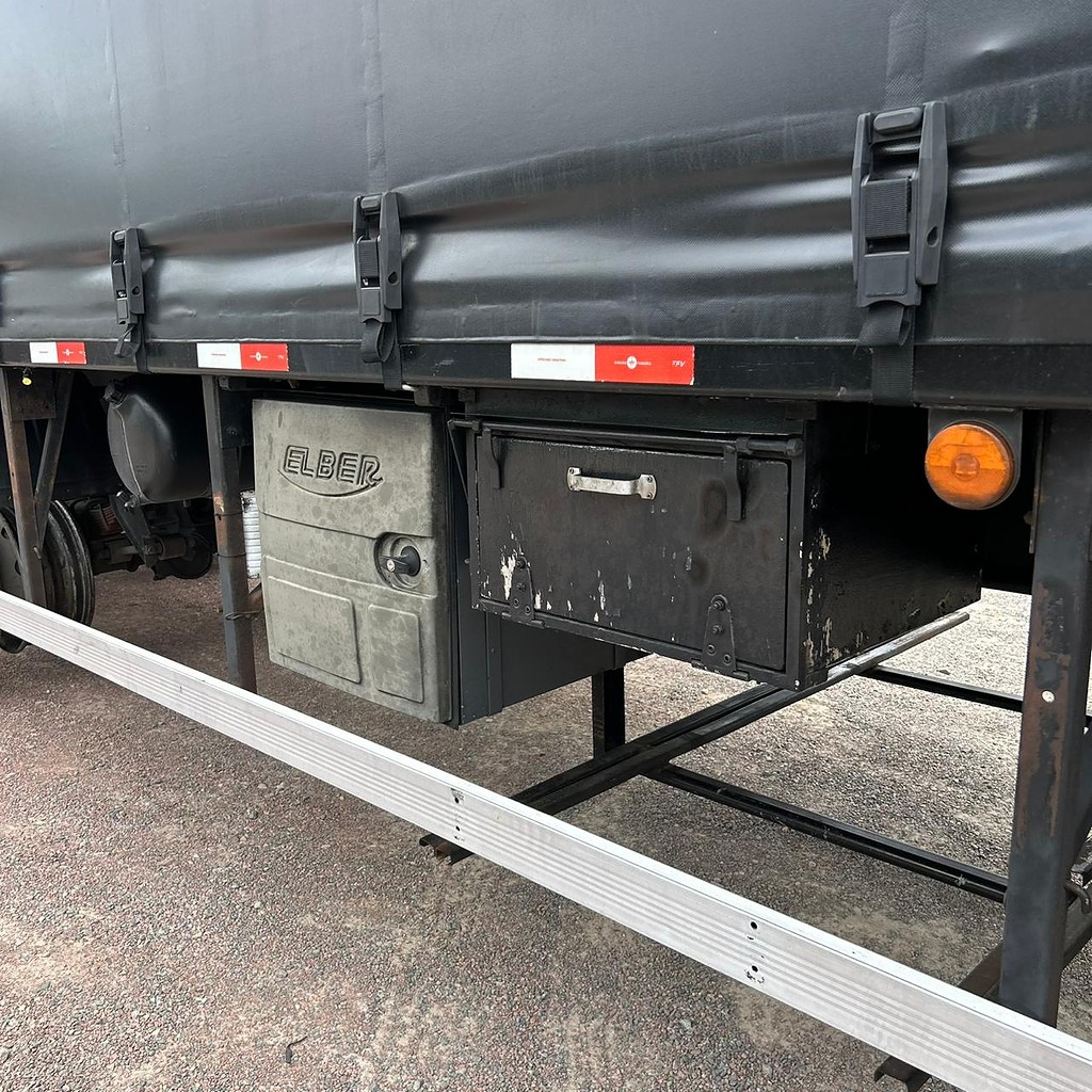 Carreta SEMI-REBOQUE BAU SIDER Ibipora ANO 2019 3 Eixos de Patio 201 Caminhoes e Carretas no Paraná